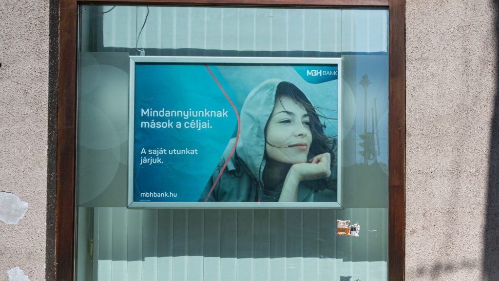 Meglepőt húzott az MBH Bank: lepattintotta egészségpénztárát és nyugdíjpénztárát