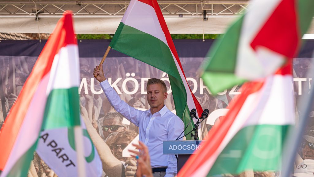 Republikon: 8 százalékponttal vezet a Tisza a Fidesz előtt a biztos pártválasztóknál, egyre többen jelzik, hogy elmennek majd szavazni