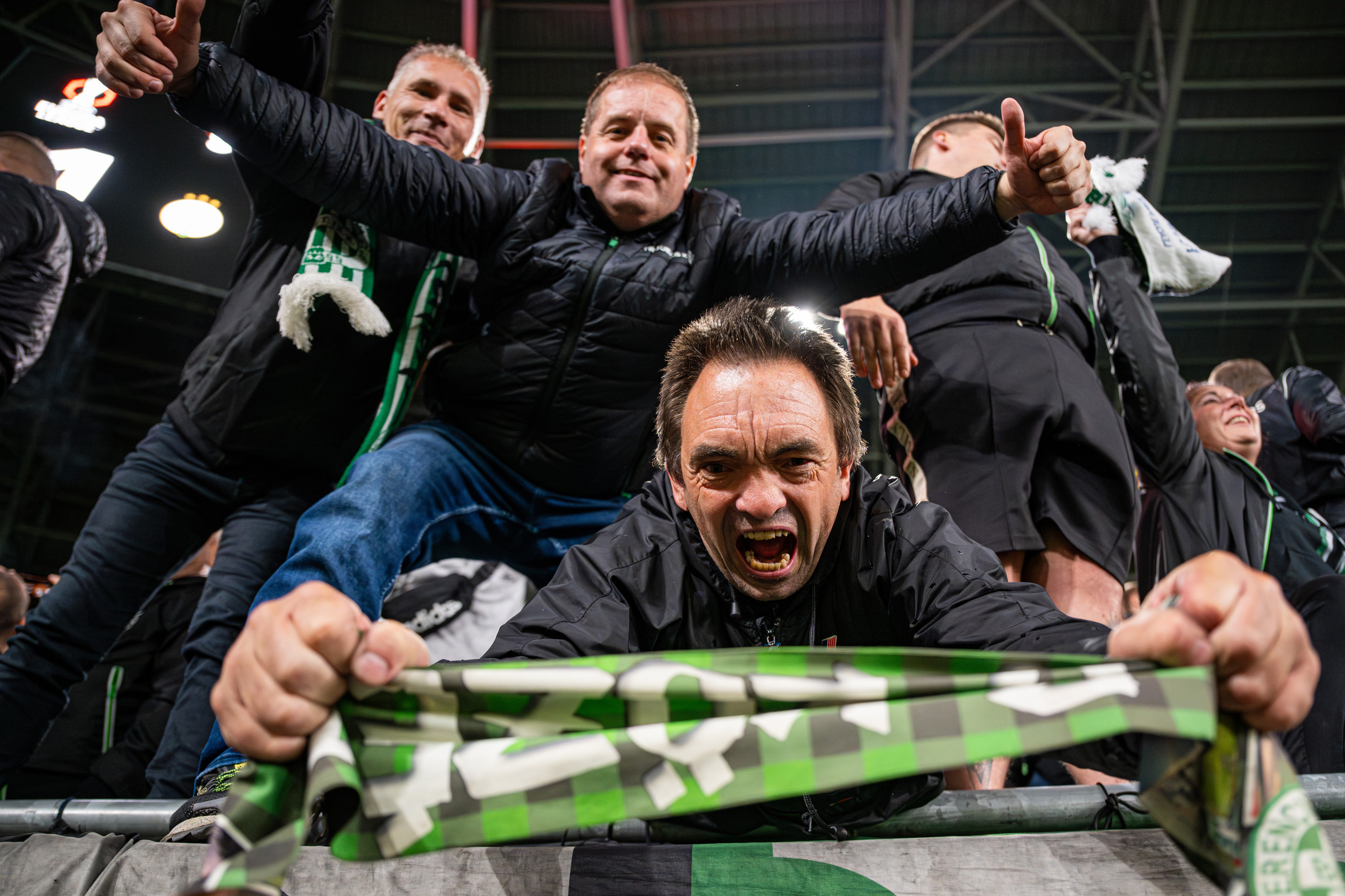 Visszafordított Fradi-vonat: volt magyar-osztrák megbeszélés, a vasúttársaság szerint „tűzveszély” miatt nem tudtak továbbmenni 2