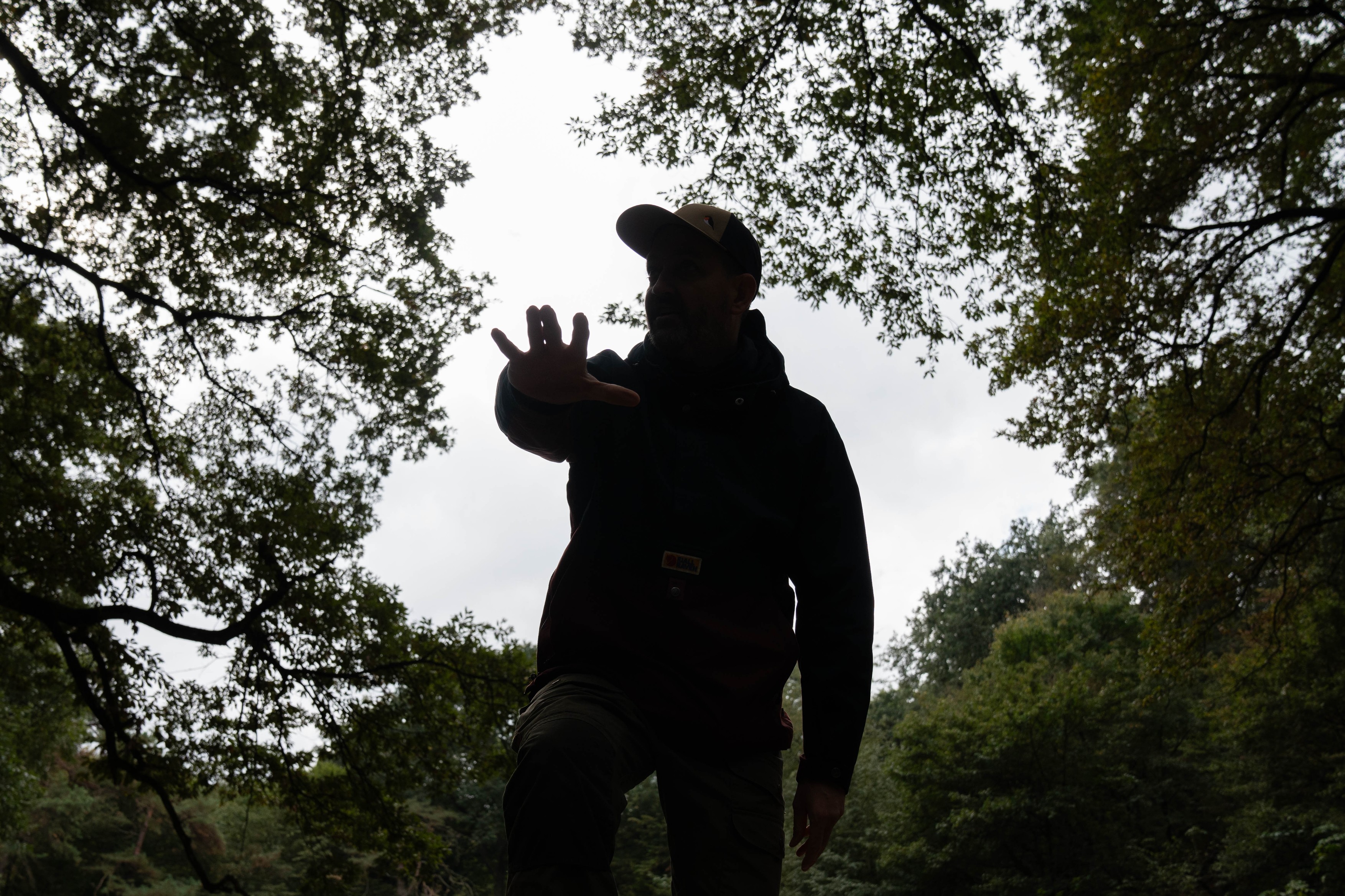 Mennyiből jön ki egy nap az erdőben? Kipróbáltuk a bushcraftot, pocsolyavízzel fojtottuk le a hamuban sült kenyeret 11