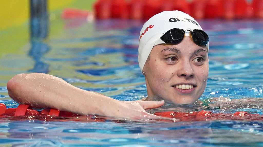 Kós Hubert döntős, Fángli Henrietta országos csúcsot úszott