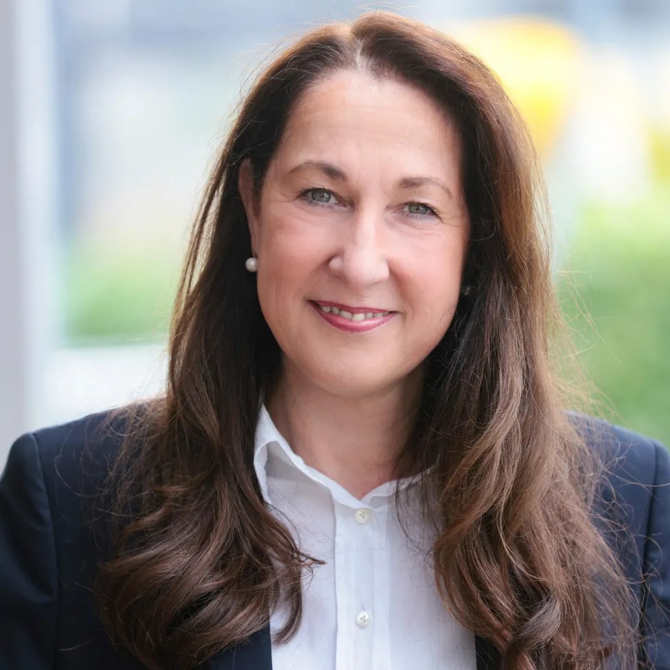 Bilincsben vitték el a háza előtt megkéselt német polgármester nevelt fiát 1