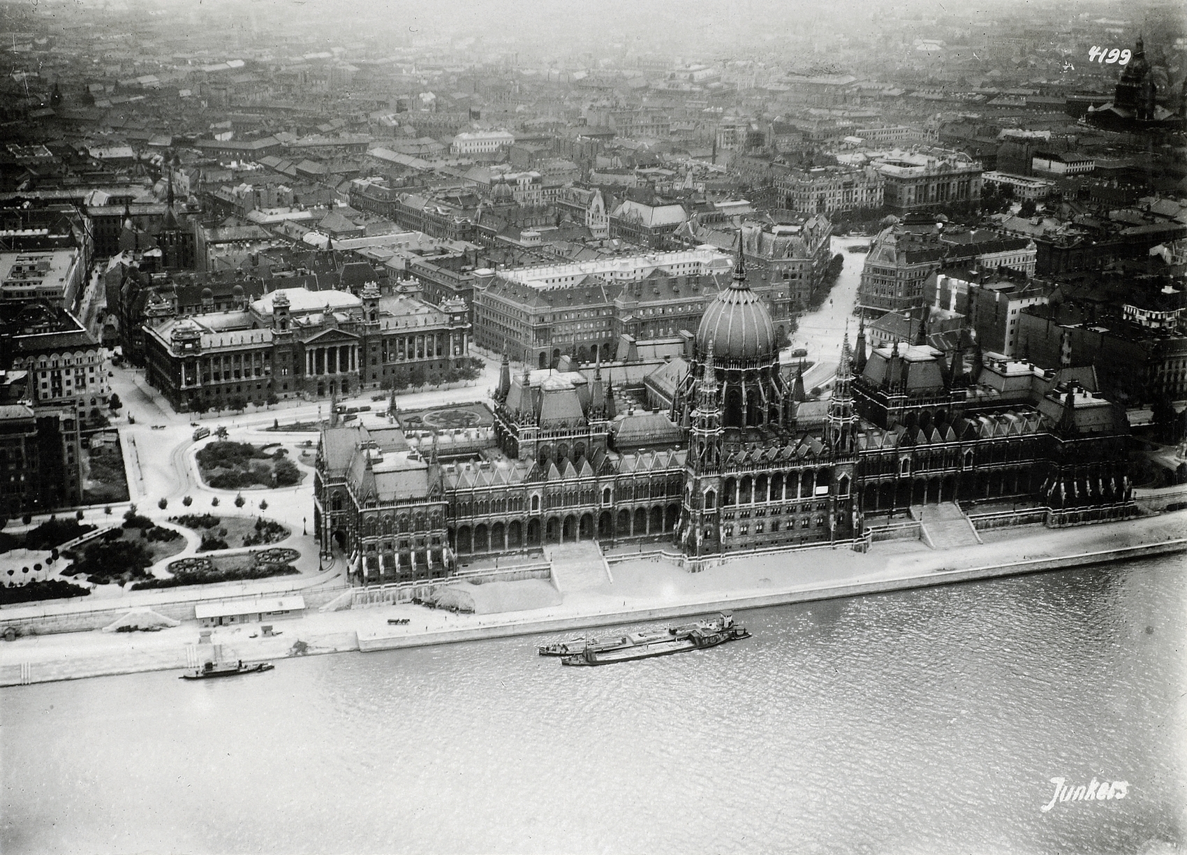 Országház, Szent István-bazilika, Budavári Palota: három ikonikus kupola Budapest egén 4