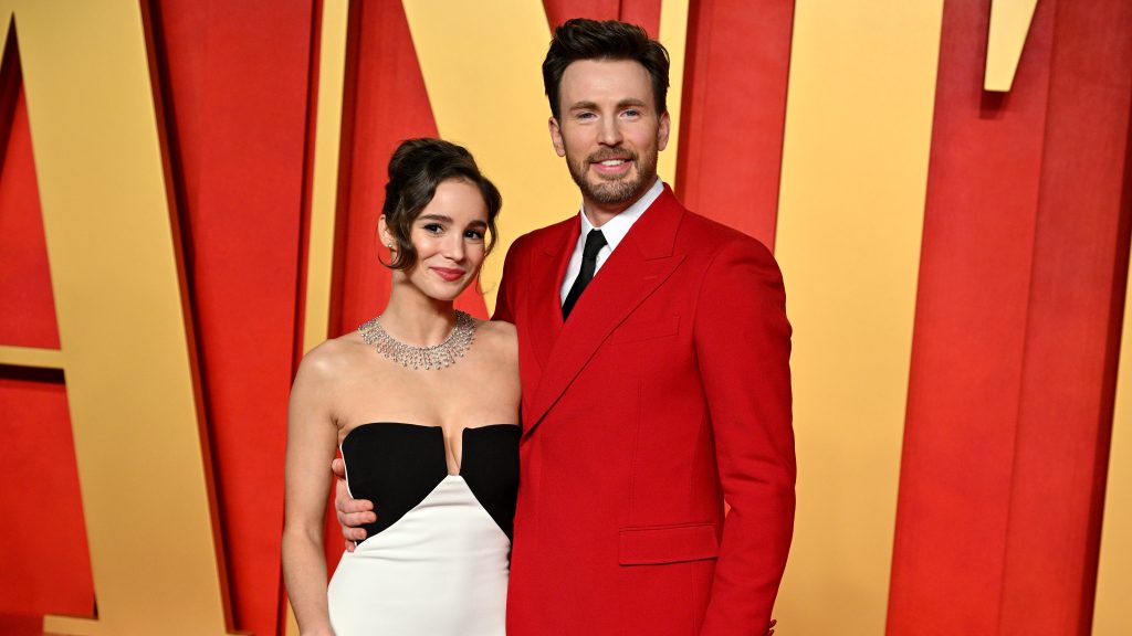 Megszületett Chris Evans első gyereke