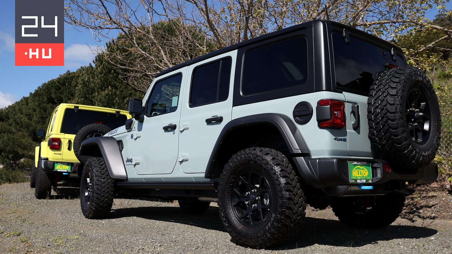 Útközben, autópályán álltak le a Jeep terepjárói egy hibás frissítés miatt