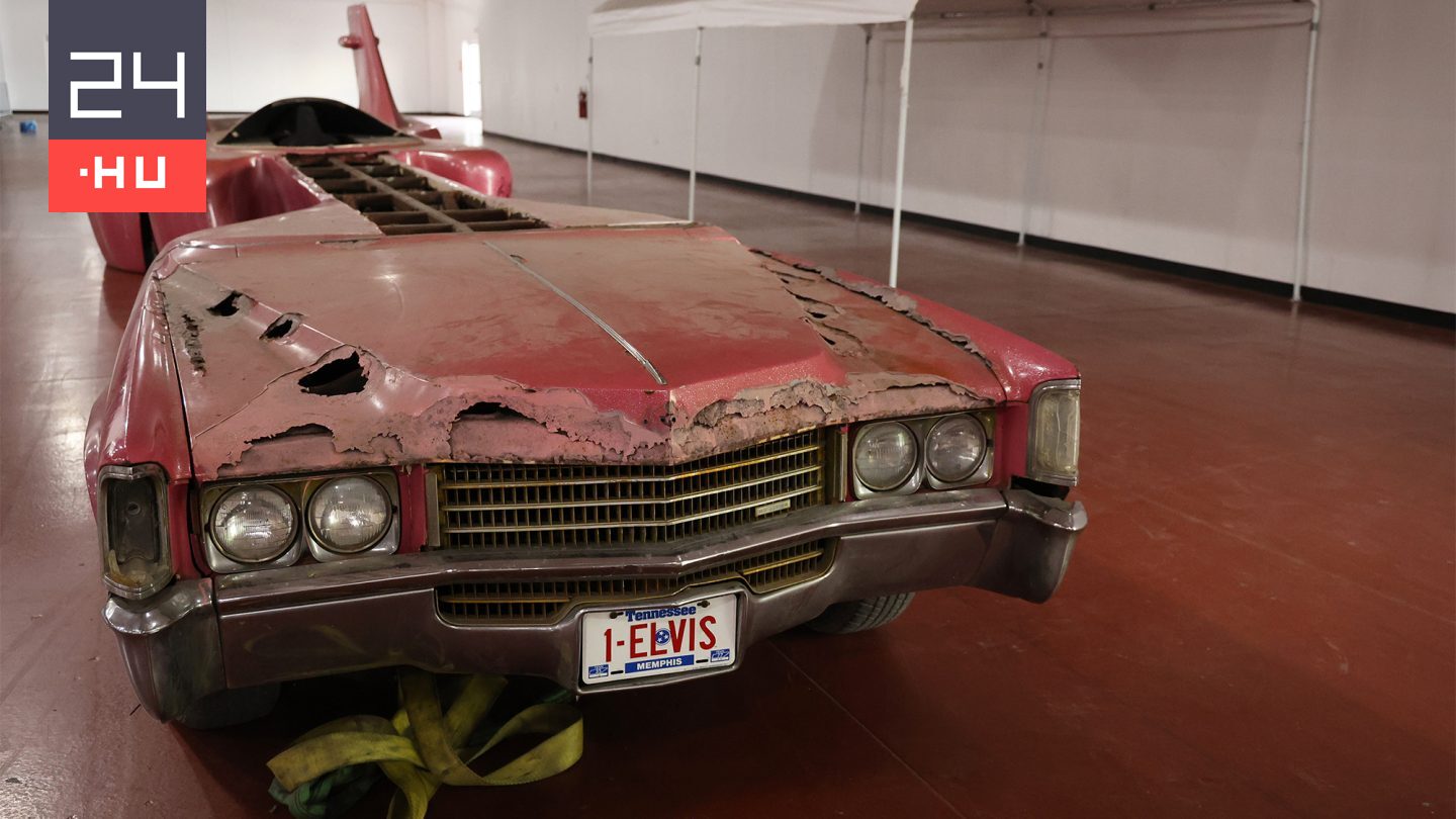 Rózsaszín gitárautója is volt Elvisnek, ötven év után idén egy párizsi garázsból került elő