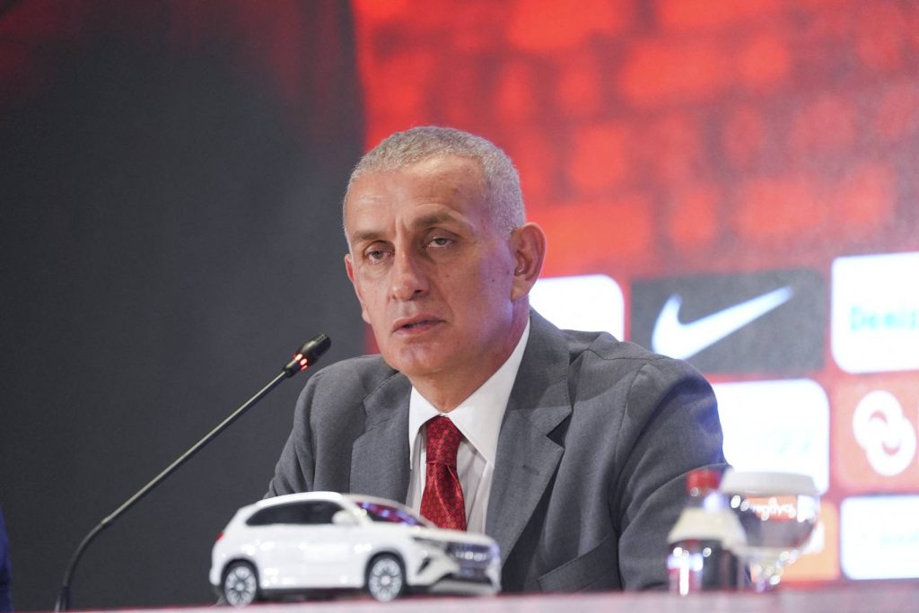 „Ha a futball korrupt, az nem csak a játékvezetőknél van így” – már fojtogatja a hurok a fogadási botrányba keveredő focibírókat 2