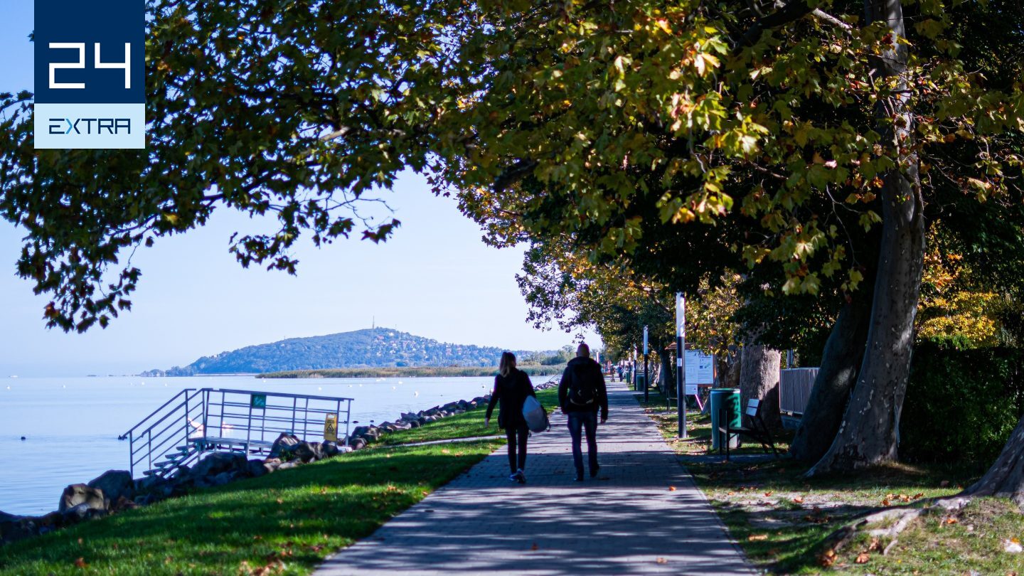 Sétálni lehet a Balaton medrében: hova tűnt a víz?