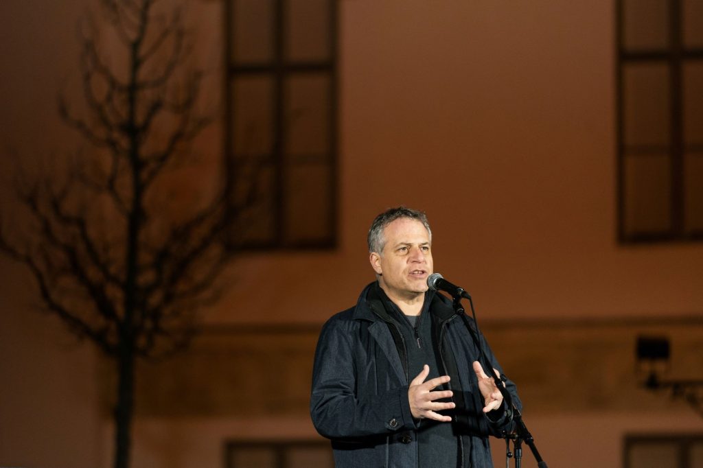 Ügyészek jelentek meg Juhász Péternél a Szőlő utcai nyomozás kapcsán