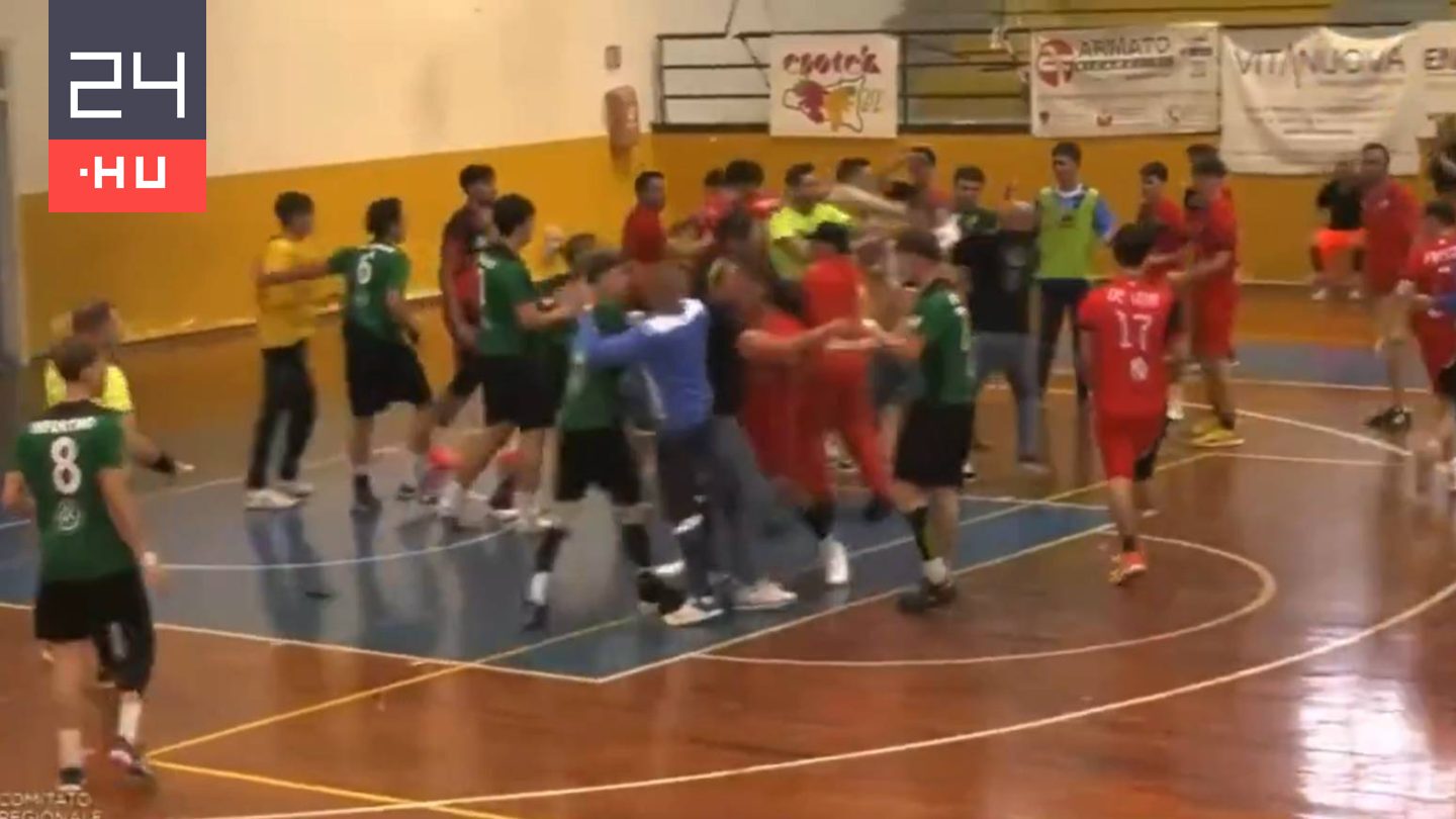 Ököllel mosott be ellenfelének, gigabotrány az olasz kézilabdában