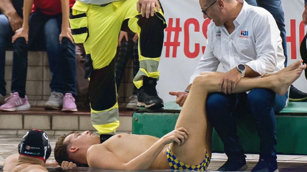 „Szerencsére nincs nagy baj” – hírt adott magáról a KSI vízilabdázója, akit mentő vitt kórházba a bajnokiról