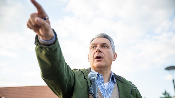 „Átbasztak minket” – vallotta be Lázár János, aki szerint túl naivak voltak az M30-as ügyében