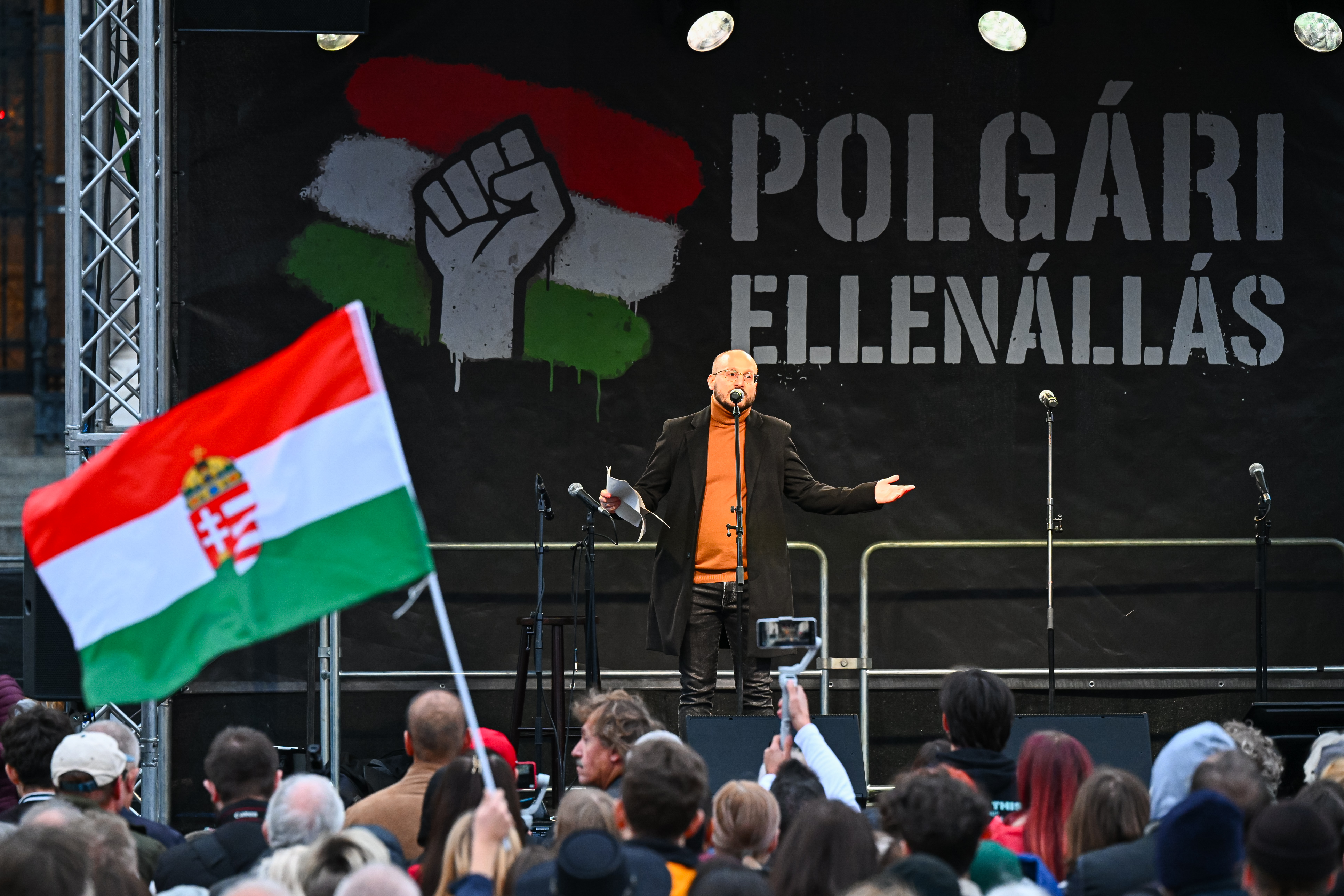 „Viktor, ne az ártatlan gyerekeken verd le a saját gyerekkorod!” – a szolidaritási tüntetés beszédei 1