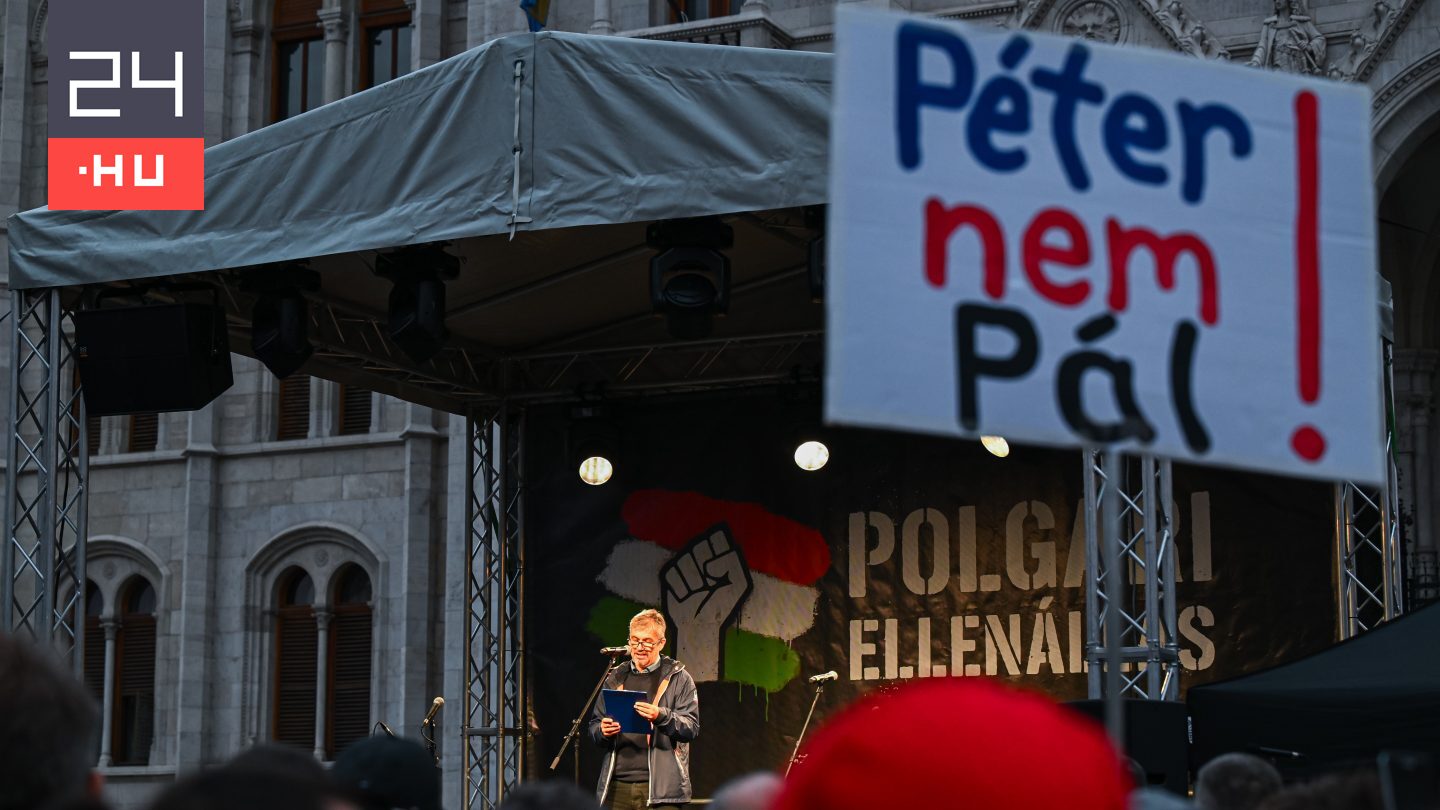 Nagy-Bandó András humoristaként Juhász Péterért, apaként a gyerekekért áll ki