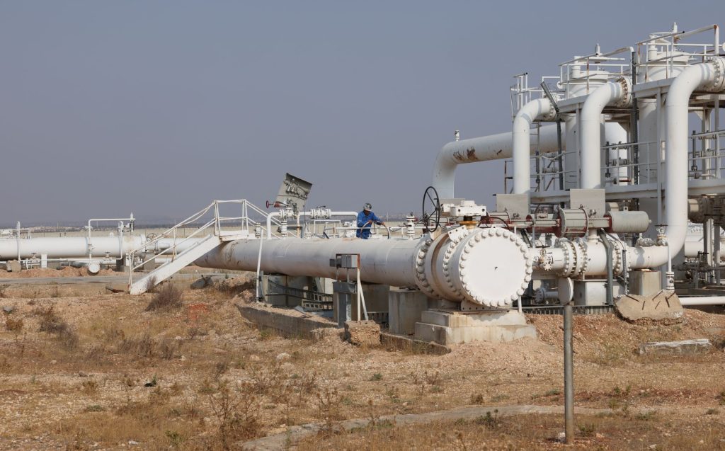 Nem csoda, hogy Trump kikosarazta Orbánt, Erdogannak is el kell fordulnia az orosz olajtól