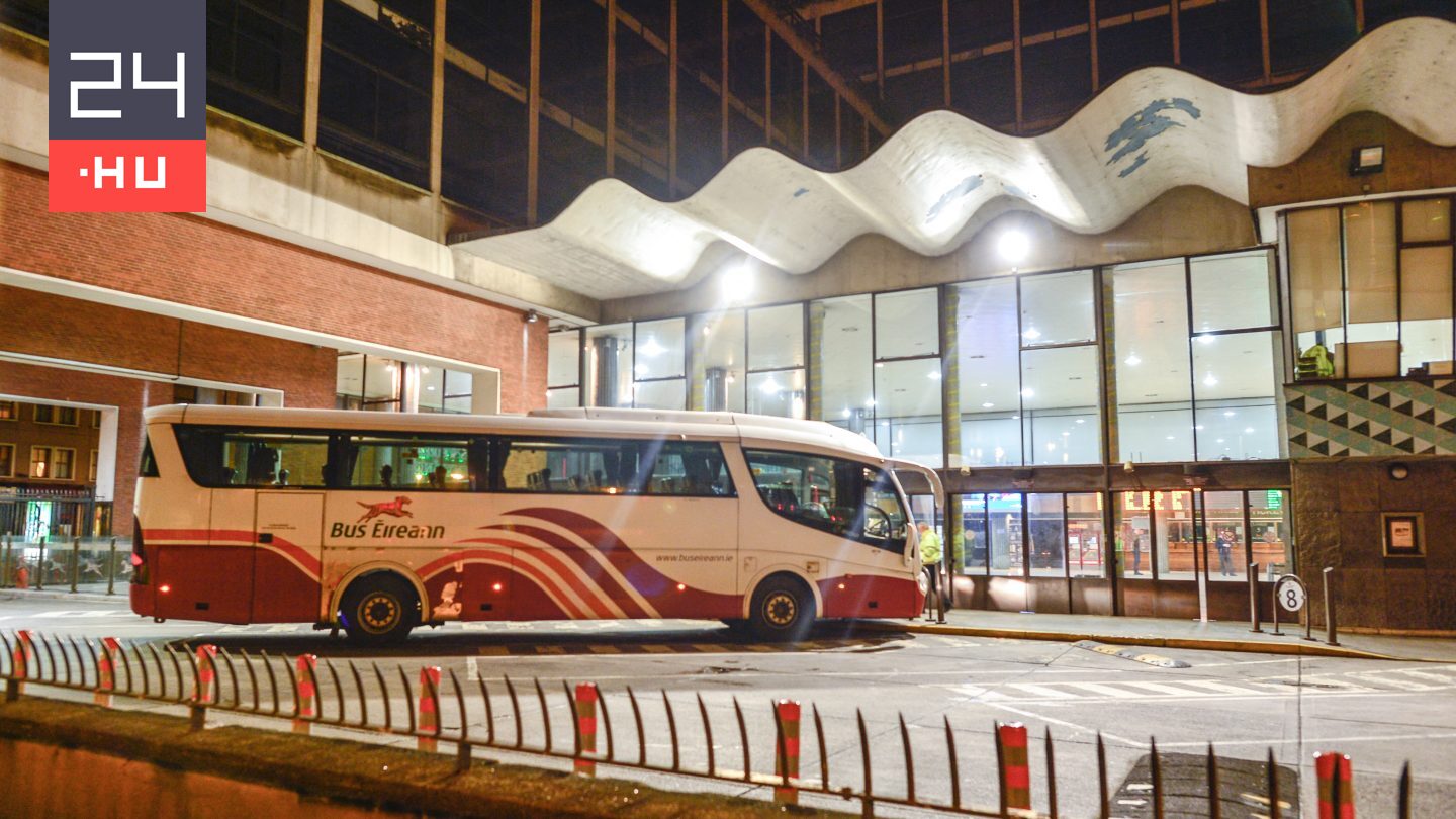 Ellopott egy buszt, mert amelyikkel utazni akart, tele volt