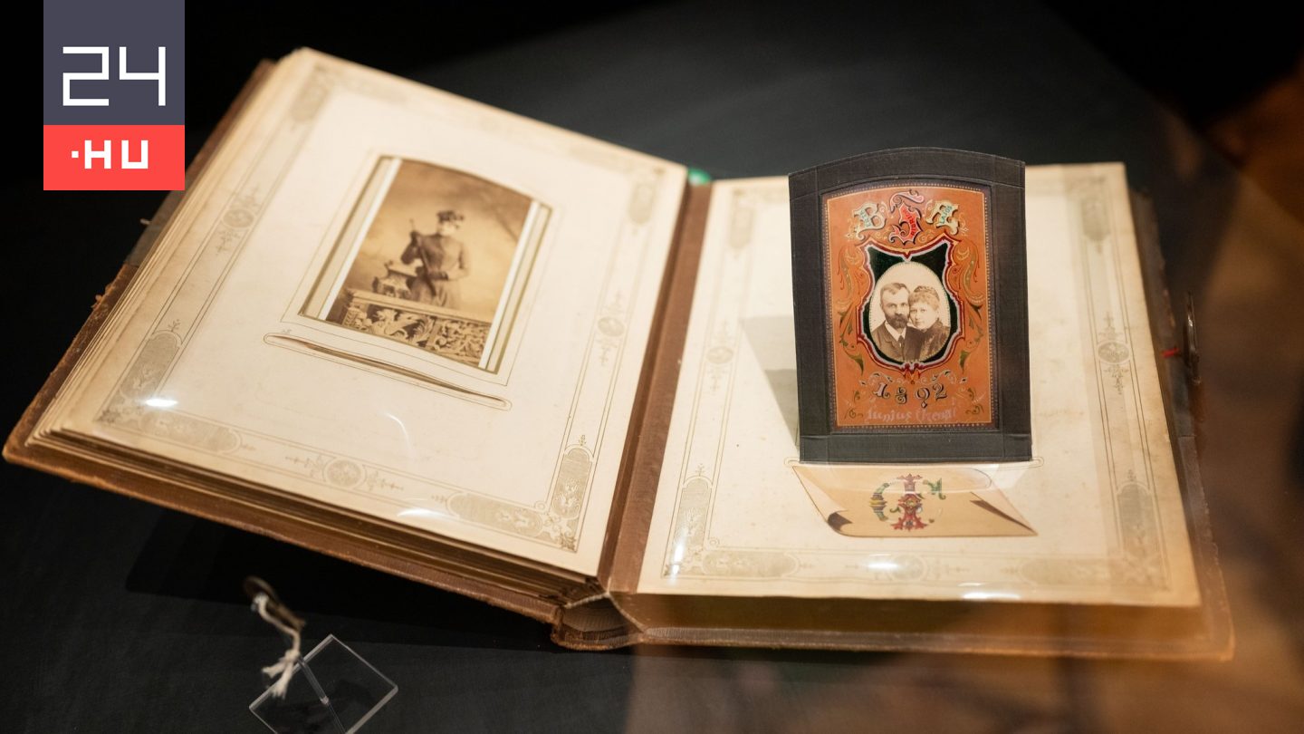 A Kék Duna keringőt játssza ez a Ferenc József képével kezdődő fotóalbum, mégis egy házassági évfordulóra készült