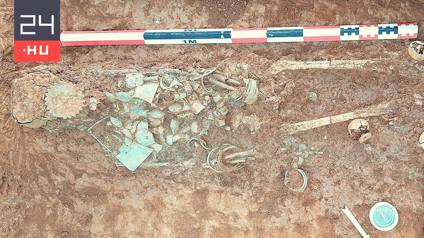 Döbbenetes mennyiségű kincset találtak egy ókori görög sírban