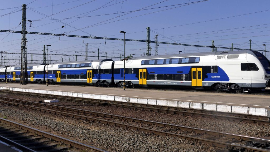 Embert gázolt a vonat hajnalban