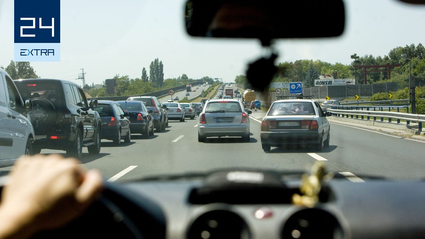 A Lázár-minisztérium évek óta nem vesz tudomást az autóvezetők jogellenes vizsgáztatásáról, ami jogosítványok ezreinek érvényességét is megkérdőjelezheti
