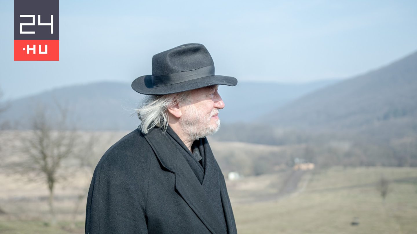 Krasznahorkai Nobel-díjáról hallgatnak szülővárosa könyvesboltjai és könyvtárai, „pedig egyetlen A4-es papírlappal is beérné”