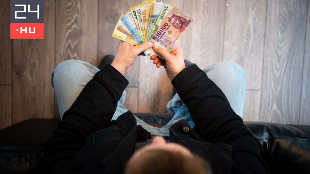Kétéves csúcs közelében a forint