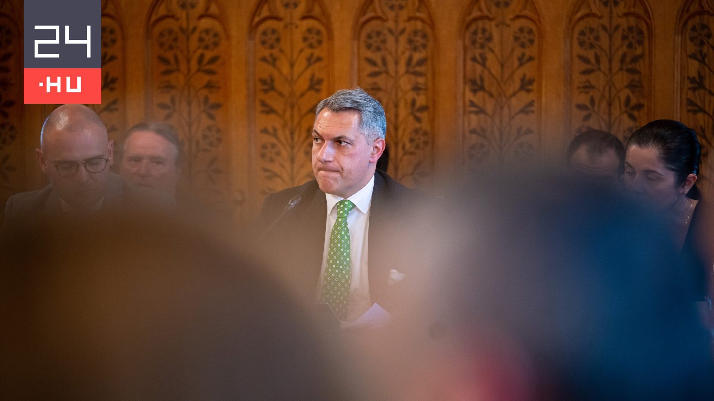 Keményen üzent Lázár János Mészáros Lőrinc vasúti cégének: semmiben sem tesznek kivételt