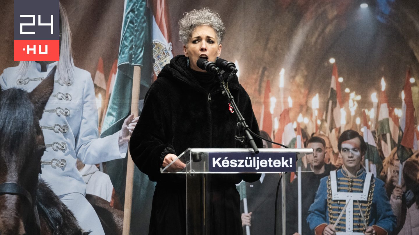 Bódis Kriszta: Tegnap, amikor szórólapot osztottam, egy nő ordítva leköpött