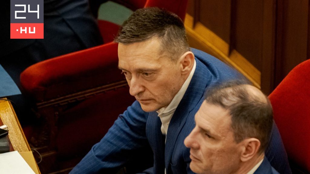 Hiába a per, nem áll le Rogánék levelezése