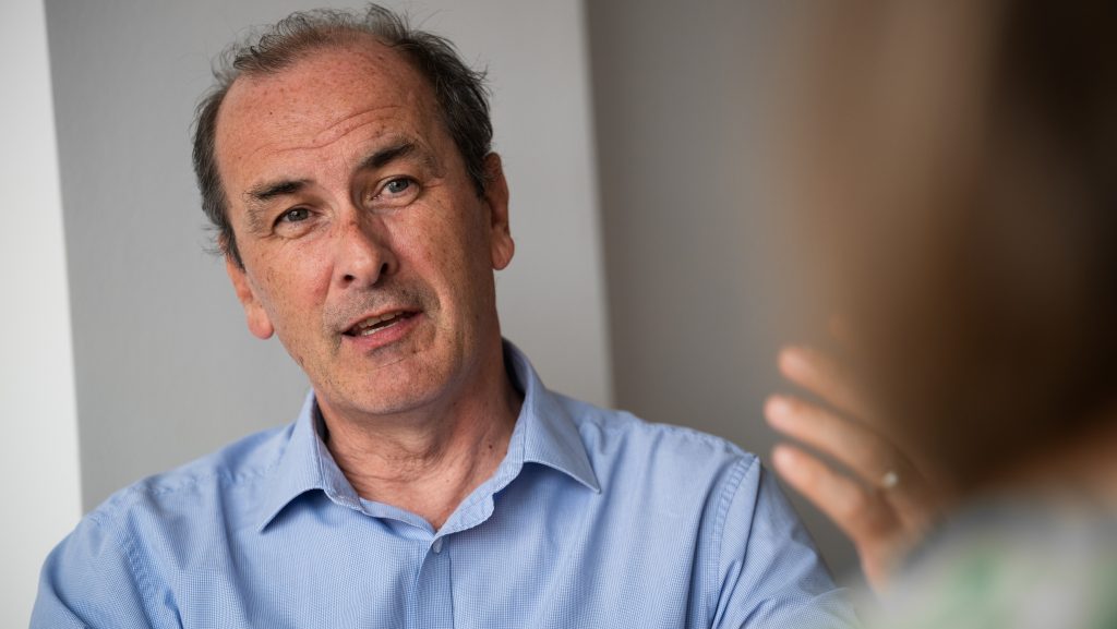 „Ez valójában nagyon rossz irány” – Hegedűs Zsolt reagált arra, hogy Pintér Sándor büntetné a renitens betegeket