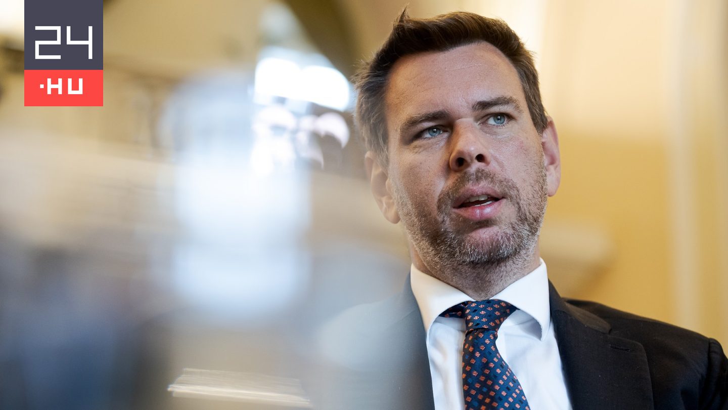 Vitézy Dávid: Ha a pofátlanságnak lenne minisztériuma, Lázár János vezetné azt is