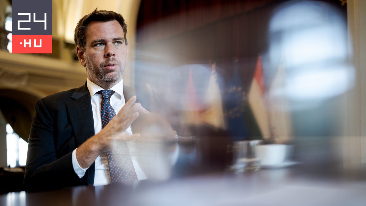 Lázár János adatot hamisíthatott? Vitézy Dávid buktatta le egy Facebook-posztban