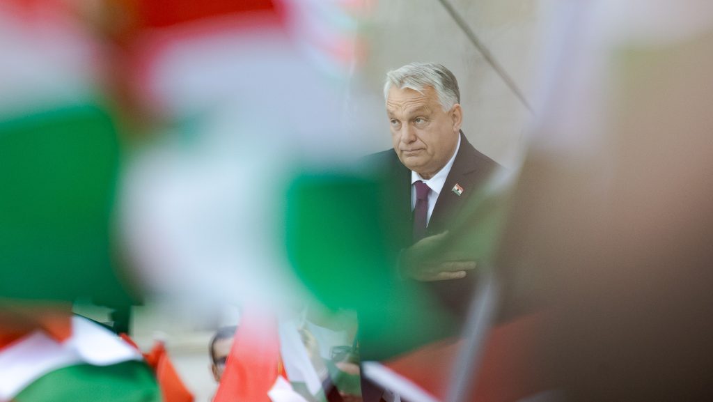 Déjà vu és romlottság – Orbán Viktor és Gulyás Gergely már kora reggel reagált a Tisza jelöltállítására