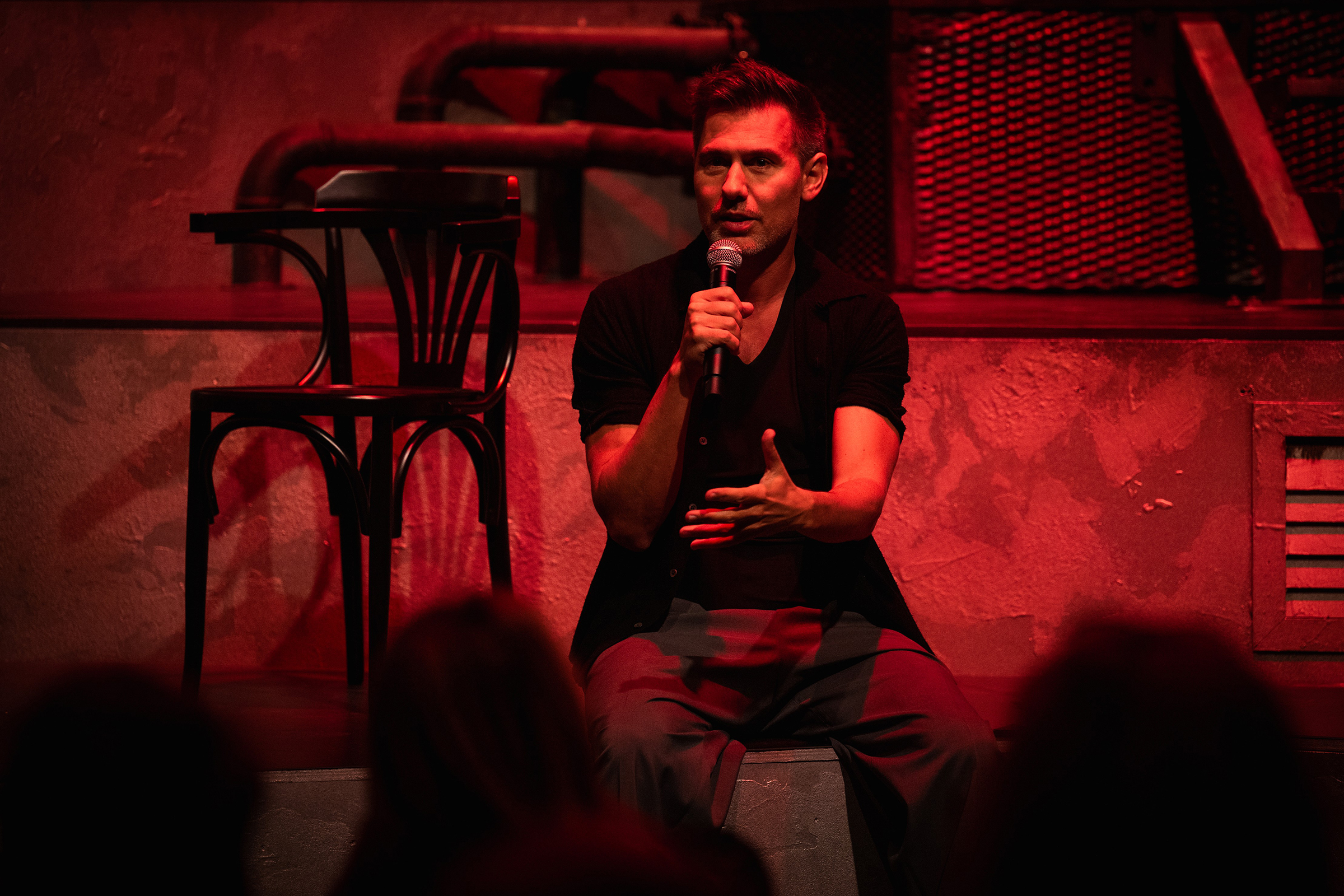 Félúton színház és cirkusz között, karnyújtásnyira az istenektől – ilyennek láttuk a Walk My World-öt 2