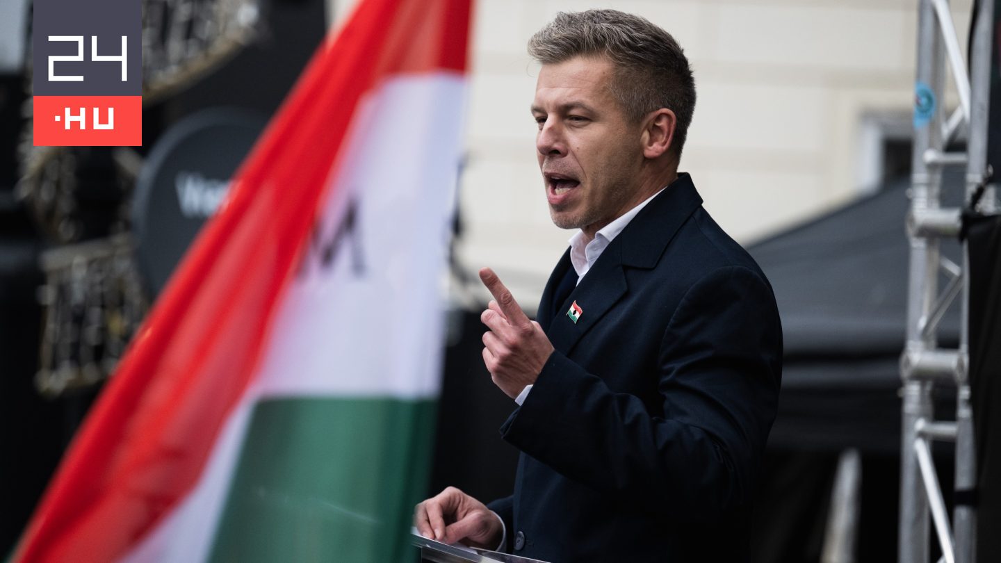 Magyar Péter: Mellettem fog dolgozni az EP-ben a külügyből kirúgott fiatalember