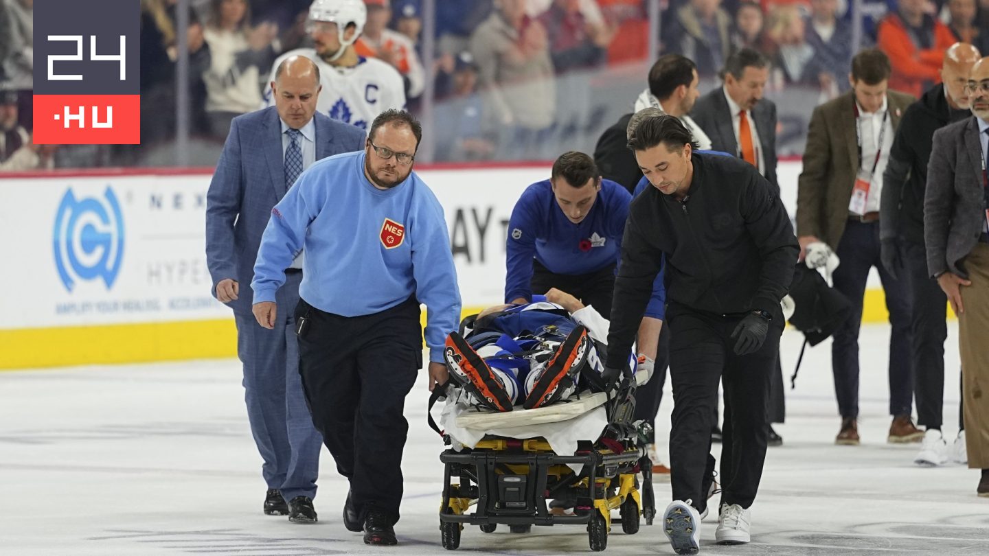 Hordágyon vitték le a jégről a világ egyik legkeményebb hokisát, miután a vakoldalról leütközték