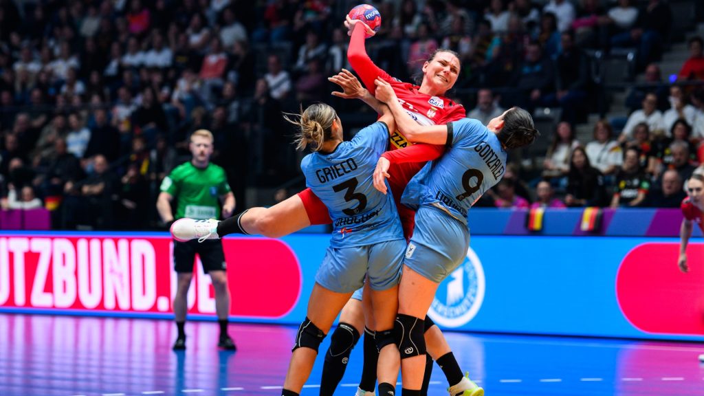 Jutott egy KO is a női kézivébé nyitónapjára