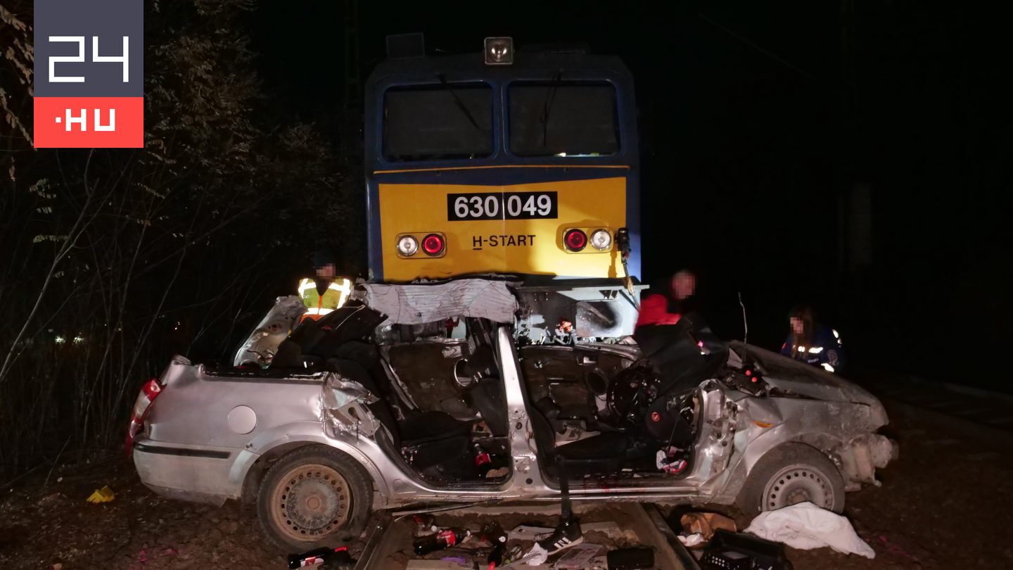 Egy 15 és egy 17 éves fiú, egy 18 éves lány, és egy 24 és egy 30 éves férfi halt meg a szentmártonkátai vonatbalesetben