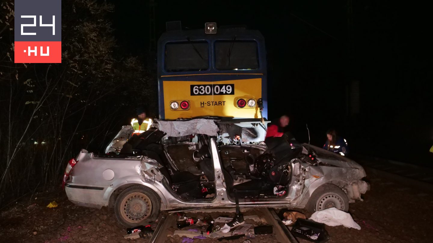 Intercity ütközött egy autóval Szentmártonkátán, öten meghaltak