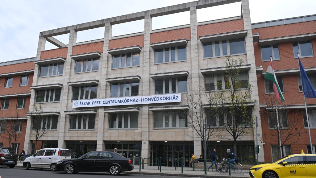 Hiába tiltakoztak az orvosok, már három kórházban élesben működik az arcfelismerő rendszer