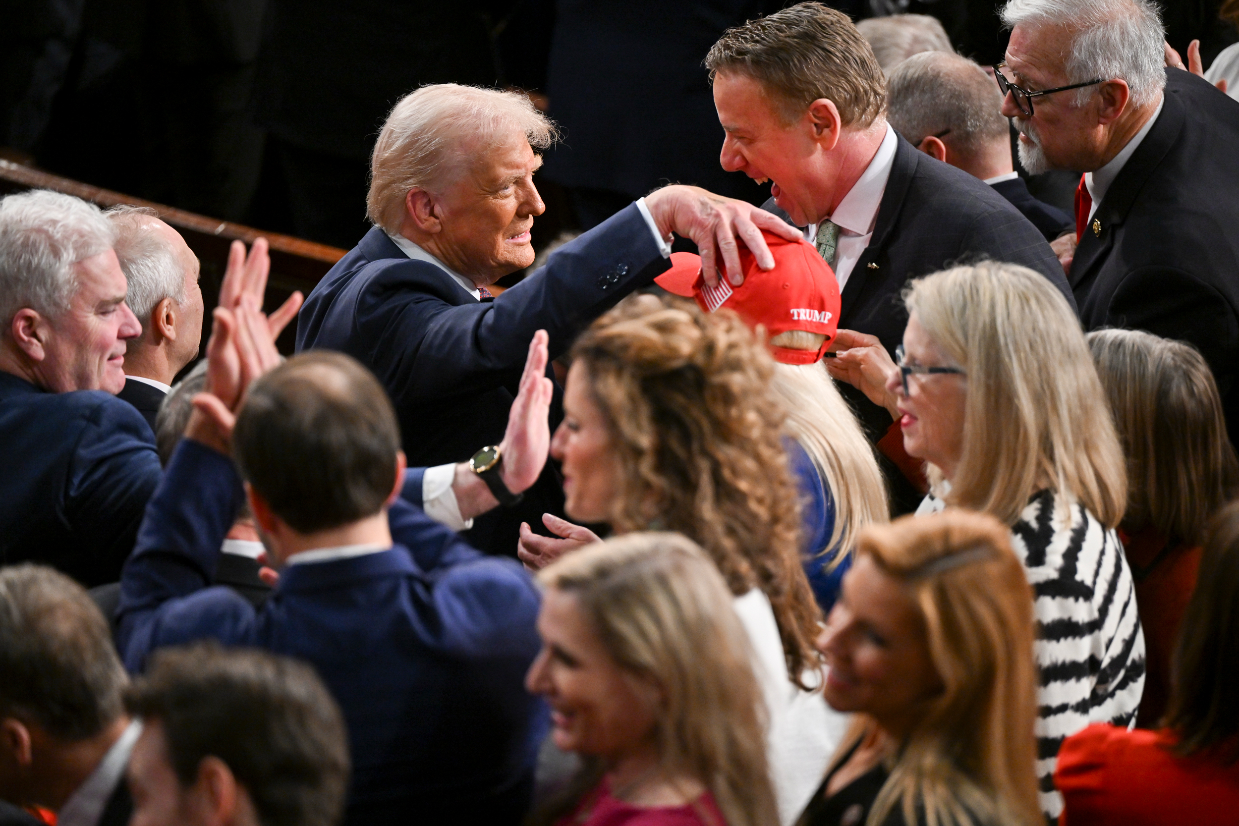 Komoly politikai tétje van annak, hogy a fitneszedzőből lett konteókirálynő látványosan hátat fordított Trumpnak 1