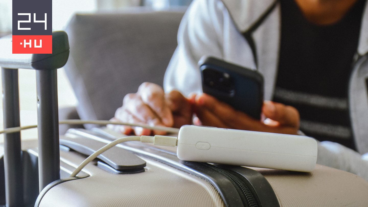 Lángra kapott egy férfi a meghibásodott power bankja miatt egy ausztrál reptéren