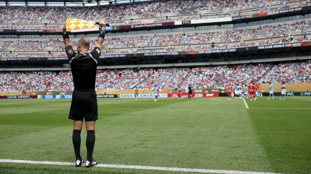 Segíti vagy tönkreteszi a labdarúgást az öt csere?