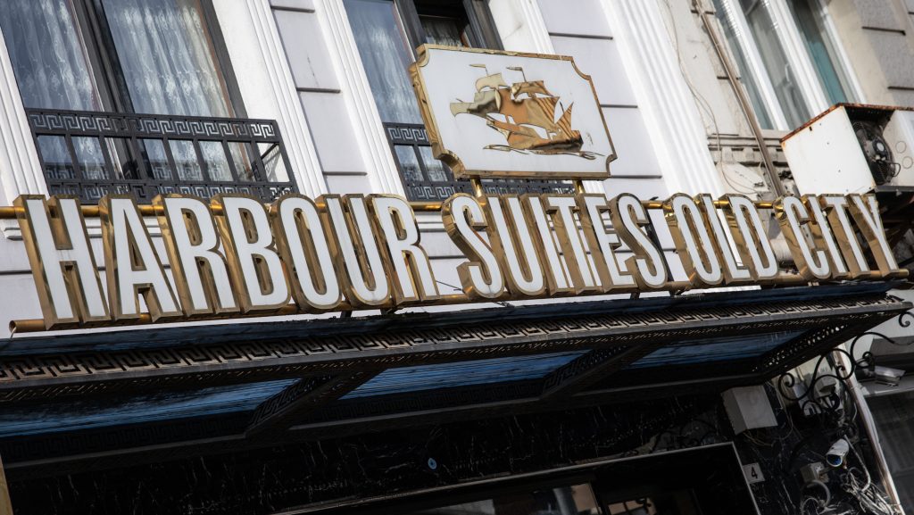 Egy kisfiú halálának is köze lehet az isztambuli szállodához, ahol nemrég mérgezésben meghalt egy család több tagja