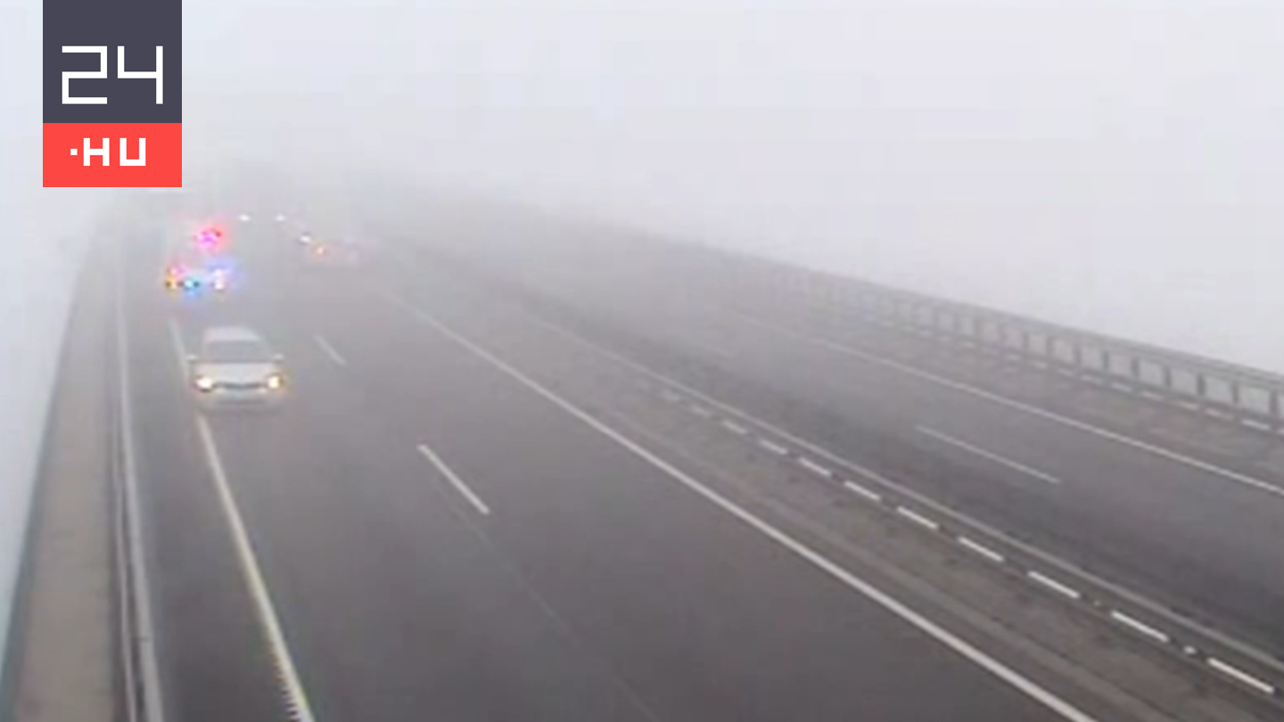 Brutális ködben történt baleset rögzített a Kőröshegyi völgyhíd kamerája