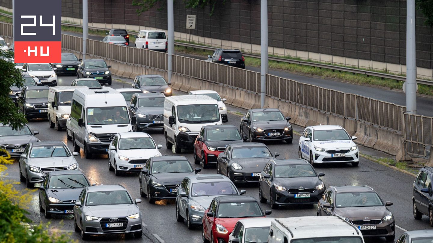 Hármas karambol az M3-ason, a menetidő egy órával is hosszabb lehet