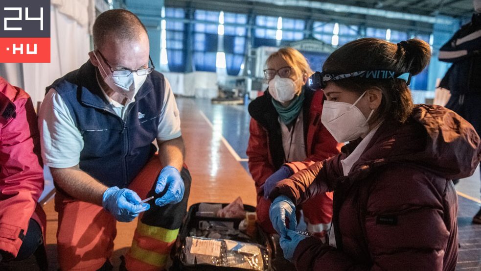 Karácsonyi ajándékokat visz a kárpátaljai gyerekeknek a magyar orvosmisszió