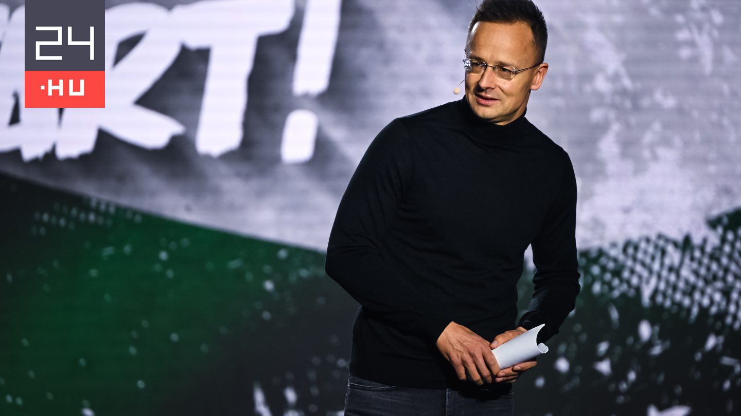 Egy fiatal férfi azt állítja, azért rúgták ki a külügyből, mert rajta volt a kiszivárgott tiszás listán