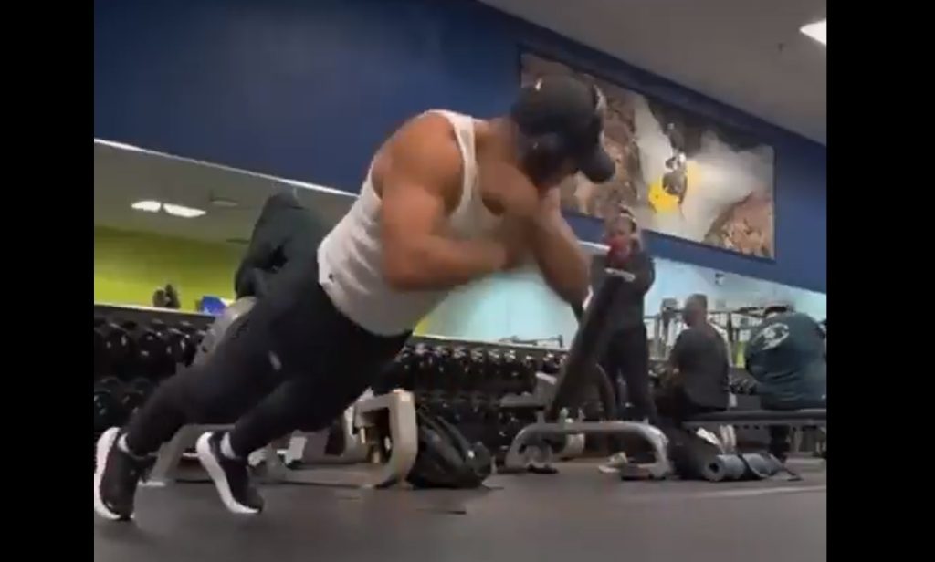 Lenyűgöző, ahogy a lengyel államfő edz