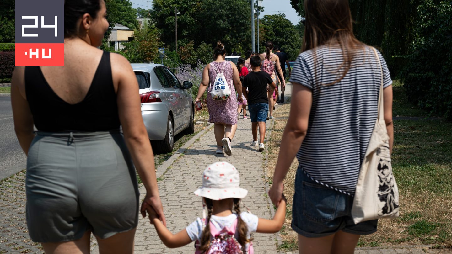 Megduplázza a kormány a nevelőszülők alapdíját